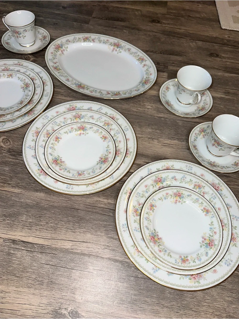 Noritake Contemporary Memory 2882 Fine China 21 Piece Dinnerware Set Floral Gold